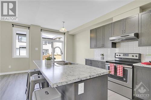 916 Kilbirnie Drive, Ottawa, ON - Indoor Photo Showing Kitchen With Double Sink