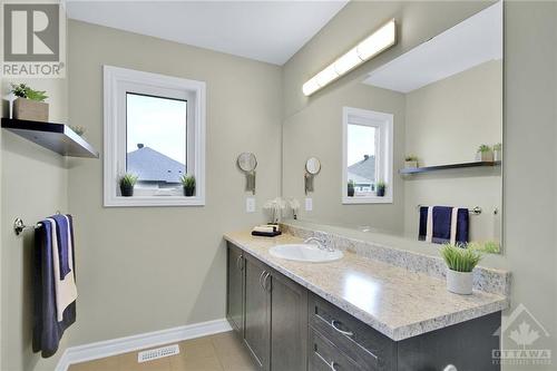 Primary bedroom ensuite - 916 Kilbirnie Drive, Ottawa, ON - Indoor Photo Showing Bathroom