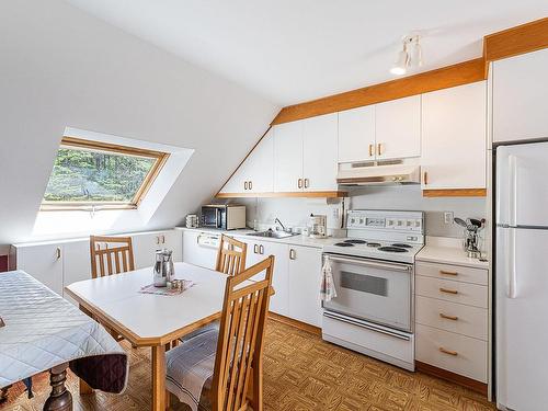 Intergenerational - 1260 Ch. De Magoon Point, Stanstead - Canton, QC - Indoor Photo Showing Kitchen