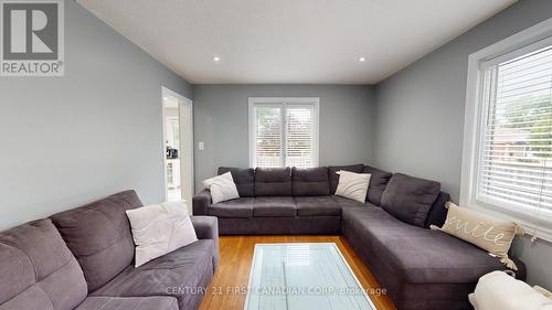 217 Colette Drive, London, ON - Indoor Photo Showing Living Room