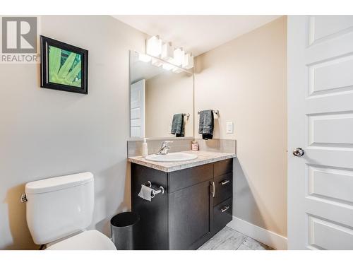 934 Hillview Road, Ootischenia, BC - Indoor Photo Showing Bathroom