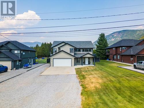 934 Hillview Road, Ootischenia, BC - Outdoor