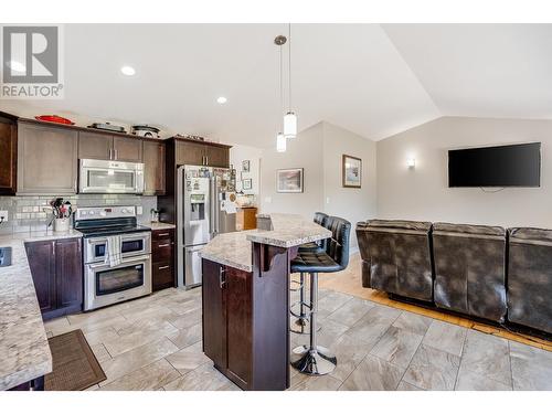 934 Hillview Road, Ootischenia, BC - Indoor Photo Showing Kitchen