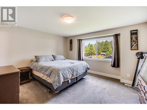 934 Hillview Road, Ootischenia, BC - Indoor Photo Showing Bedroom