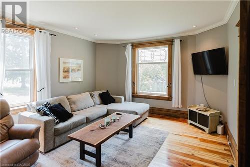 686 Peirson Avenue, Port Elgin, ON - Indoor Photo Showing Living Room