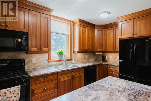 686 Peirson Avenue, Port Elgin, ON - Indoor Photo Showing Kitchen With Double Sink