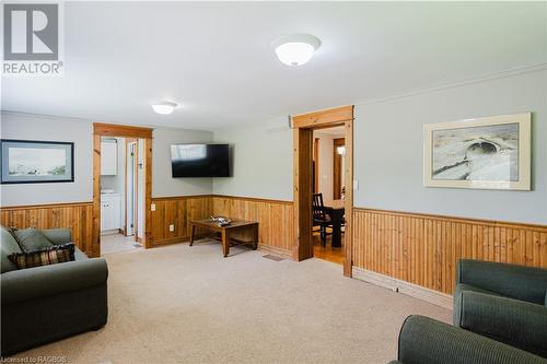 686 Peirson Avenue, Port Elgin, ON - Indoor Photo Showing Living Room