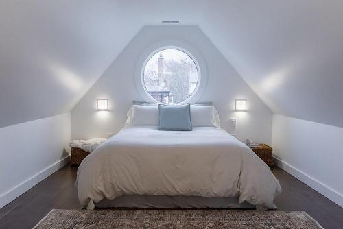 109 Kent Street, Hamilton, ON - Indoor Photo Showing Bedroom