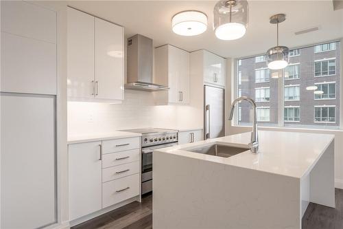 500 Brock Avenue|Unit #808, Burlington, ON - Indoor Photo Showing Kitchen With Upgraded Kitchen