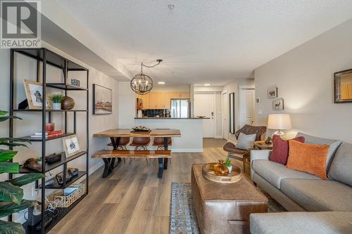 205 Third  Avenue Unit# 1213, Invermere, BC - Indoor Photo Showing Living Room