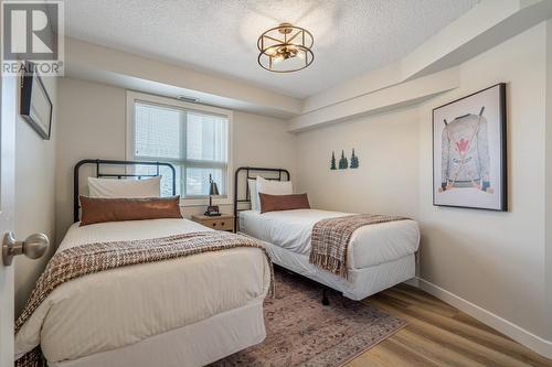 205 Third  Avenue Unit# 1213, Invermere, BC - Indoor Photo Showing Bedroom