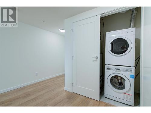 485 Groves Avenue Unit# 502, Kelowna, BC - Indoor Photo Showing Laundry Room