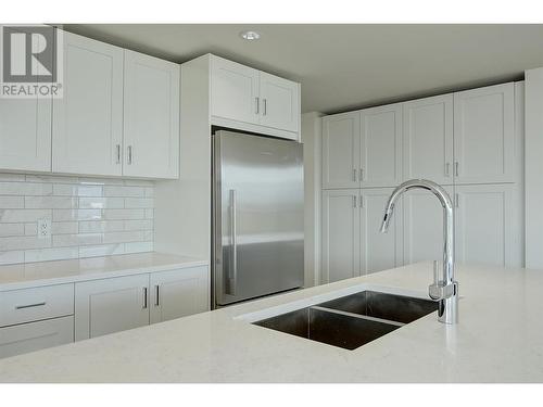 485 Groves Avenue Unit# 502, Kelowna, BC - Indoor Photo Showing Kitchen With Double Sink