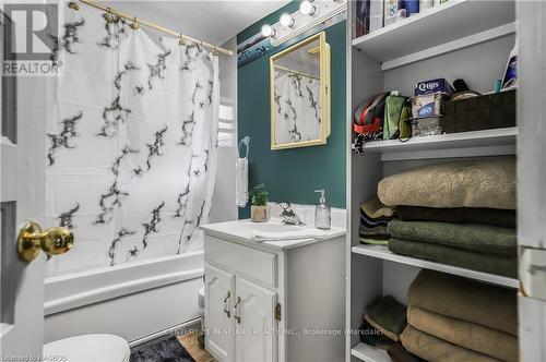 21 Station Street, Amaranth, ON - Indoor Photo Showing Bathroom