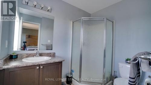 170 Palacebeach Trail, Hamilton (Lakeshore), ON - Indoor Photo Showing Bathroom