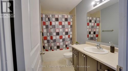 170 Palacebeach Trail, Hamilton (Lakeshore), ON - Indoor Photo Showing Bathroom