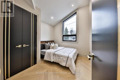 55 West 22Nd Street, Hamilton (Westcliffe), ON - Indoor Photo Showing Bedroom