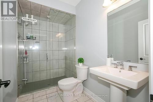 312 Carriage Way, Waterloo, ON - Indoor Photo Showing Bathroom