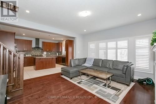 312 Carriage Way, Waterloo, ON - Indoor Photo Showing Living Room