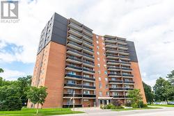 802 - 3145 QUEEN FREDERICA DRIVE  Mississauga (Applewood), ON L4Y 3A7