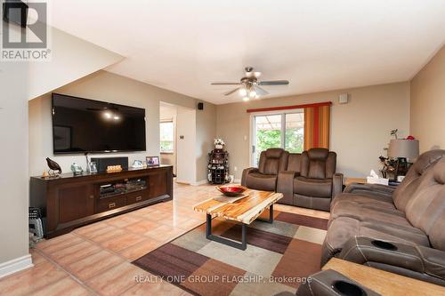 194 Gamma Street, Toronto (Alderwood), ON - Indoor Photo Showing Living Room