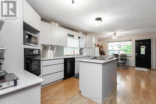 194 Gamma Street, Toronto (Alderwood), ON - Indoor Photo Showing Kitchen