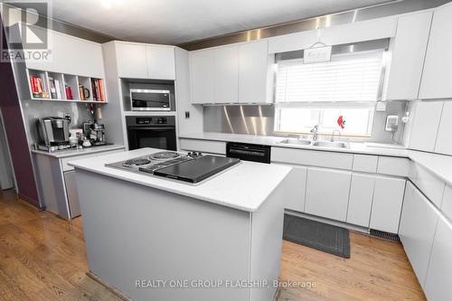 194 Gamma Street, Toronto (Alderwood), ON - Indoor Photo Showing Kitchen With Double Sink