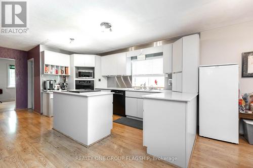 194 Gamma Street, Toronto (Alderwood), ON - Indoor Photo Showing Kitchen