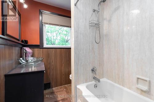 194 Gamma Street, Toronto (Alderwood), ON - Indoor Photo Showing Bathroom