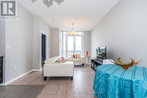 803 - 830 Lawrence Avenue, Toronto (Yorkdale-Glen Park), ON - Indoor