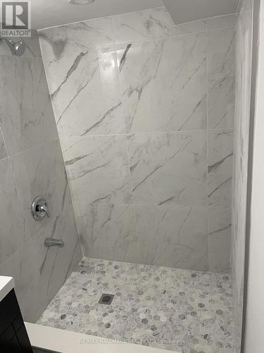 414 Dundas Street E, Toronto (Moss Park), ON - Indoor Photo Showing Bathroom