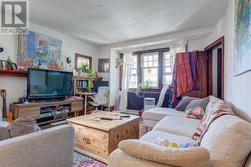 37 Wineva Avenue, Toronto (The Beaches), ON - Indoor Photo Showing Living Room