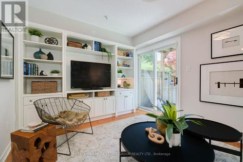 B - 20 Leaside Park Drive, Toronto (Thorncliffe Park), ON - Indoor