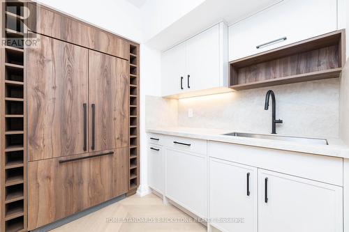 805 - 61 St Clair Avenue W, Toronto (Yonge-St. Clair), ON - Indoor Photo Showing Kitchen