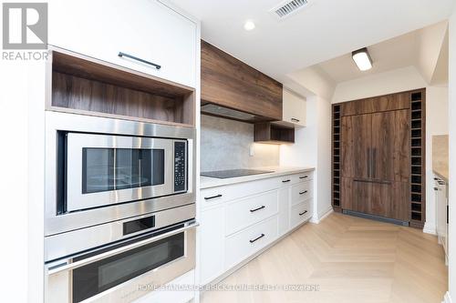 805 - 61 St Clair Avenue W, Toronto (Yonge-St. Clair), ON - Indoor Photo Showing Kitchen