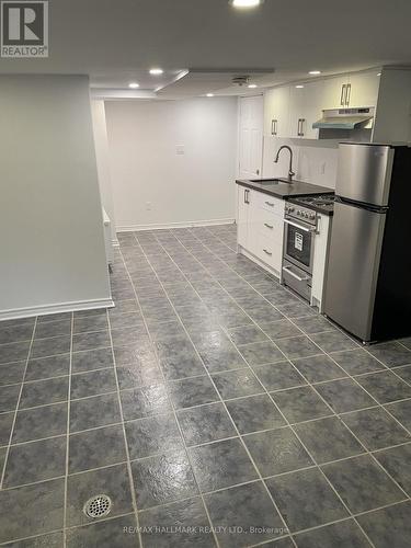 414 Dundas Street E, Toronto (Moss Park), ON - Indoor Photo Showing Kitchen