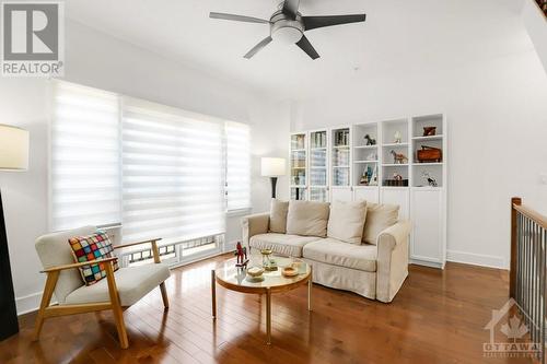 124 Guigues Avenue Unit#D, Ottawa, ON - Indoor Photo Showing Living Room