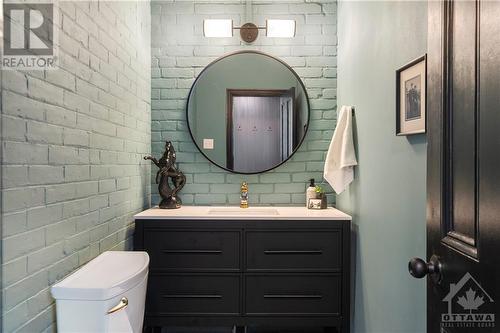 38 Foster Street, Ottawa, ON - Indoor Photo Showing Bathroom