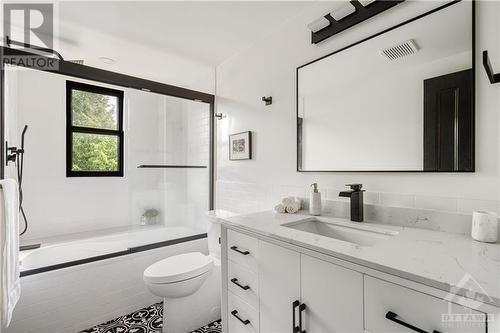 38 Foster Street, Ottawa, ON - Indoor Photo Showing Bathroom