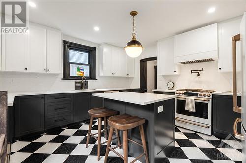 38 Foster Street, Ottawa, ON - Indoor Photo Showing Kitchen With Upgraded Kitchen