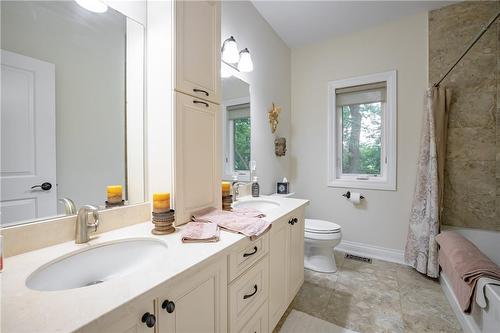 688 Trinity Church Road, Hamilton, ON - Indoor Photo Showing Bathroom