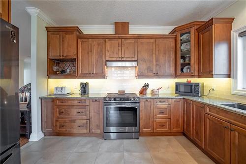 688 Trinity Church Road, Hamilton, ON - Indoor Photo Showing Kitchen