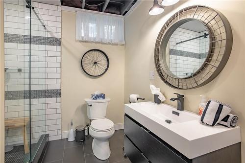 688 Trinity Church Road, Hamilton, ON - Indoor Photo Showing Bathroom