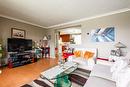 5934 North Street, Niagara Falls, ON  - Indoor Photo Showing Living Room 