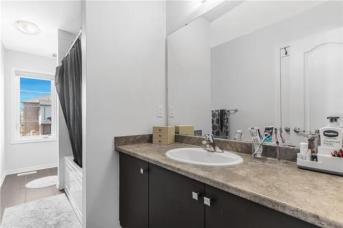 7 Hargrove Way, Stoney Creek, ON - Indoor Photo Showing Bathroom