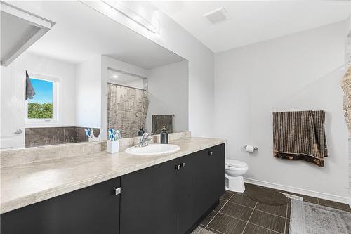 7 Hargrove Way, Stoney Creek, ON - Indoor Photo Showing Bathroom