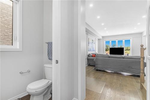 7 Hargrove Way, Stoney Creek, ON - Indoor Photo Showing Bathroom