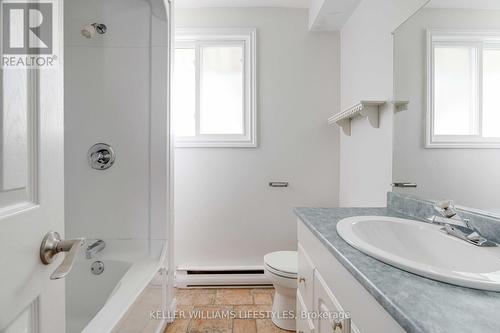 612 Wilkins Street, London, ON - Indoor Photo Showing Bathroom