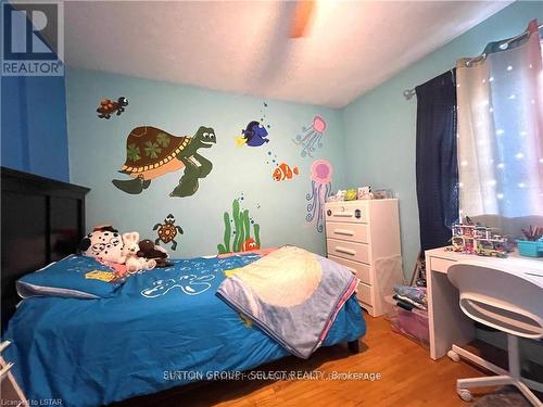 1324 Langmuir Avenue, London, ON - Indoor Photo Showing Bedroom