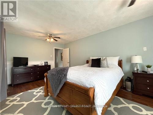 1324 Langmuir Avenue, London, ON - Indoor Photo Showing Bedroom